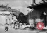 Image Travailleurs commencer la réparation et le nettoyage des installations ferroviaires Ploesti Ploesti Roumanie, 1944, de la seconde 1 séquences d'archives historiques vidéo 65675054532