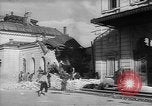 Image Travailleurs commencer la réparation et le nettoyage des installations ferroviaires Ploesti Ploesti Roumanie, 1944, de la seconde 3 séquences d'archives historiques vidéo 65675054532