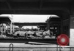 Image Travailleurs commencer la réparation et le nettoyage des installations ferroviaires Ploesti Ploesti Roumanie, 1944, de la seconde 4 séquences d'archives historiques vidéo 65675054532