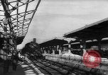 Image Travailleurs commencer la réparation et le nettoyage des installations ferroviaires Ploesti Ploesti Roumanie, 1944, de la seconde 9 séquences d'archives historiques vidéo 65675054532