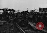 Image Travailleurs commencer la réparation et le nettoyage des installations ferroviaires Ploesti Ploesti Roumanie, 1944, de la seconde 22 séquences d'archives historiques vidéo 65675054532