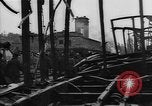 Image Travailleurs commencer la réparation et le nettoyage des installations ferroviaires Ploesti Ploesti Roumanie, 1944, de la seconde 28 séquences d'archives historiques vidéo 65675054532