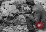 Image Travailleurs commencer la réparation et le nettoyage des installations ferroviaires Ploesti Ploesti Roumanie, 1944, de la seconde 51 séquences d'archives historiques vidéo 65675054532