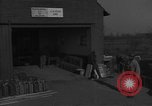 Standbild Benzin Kanister Wegberg Deutschland, 1945, aus Sekunde 10 historischem Filmmaterial Videoclip 65675054533