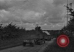Immagine di Sfera rossa Express Saint Lo Francia, 1944, secondo 38 filmato di repertorio 65675054538