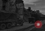 Immagine di Sfera rossa Express Saint Lo Francia, 1944, secondo 57 filmato di repertorio 65675054542