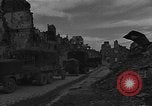 Immagine di Sfera rossa Express Saint Lo Francia, 1944, secondo 59 filmato di repertorio 65675054542