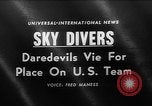 Standbild sky divers Fort Bragg North Carolina USA, 1960, aus Sekunde 1 historischem Filmmaterial Videoclip 65675054567
