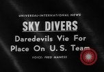 Standbild sky divers Fort Bragg North Carolina USA, 1960, aus Sekunde 5 historischem Filmmaterial Videoclip 65675054567