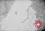 Standbild sky divers Fort Bragg North Carolina USA, 1960, aus Sekunde 23 historischem Filmmaterial Videoclip 65675054567