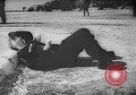 Standbild sky divers Fort Bragg North Carolina USA, 1960, aus Sekunde 39 historischem Filmmaterial Videoclip 65675054567