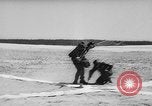 Standbild sky divers Fort Bragg North Carolina USA, 1960, aus Sekunde 48 historischem Filmmaterial Videoclip 65675054567