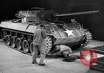 Standbild Drehstabfederung United States USA, 1944, aus Sekunde 44 historischem Filmmaterial Videoclip 65675054569