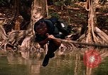 Standbild USA Soldat Panama, 1969, aus Sekunde 55 historischem Filmmaterial Videoclip 65675054580
