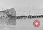 Standbild Rot Salmon Canning Company Bristol Bay Alaska USA, 1929, aus Sekunde 56 historischem Filmmaterial Videoclip 65675054637