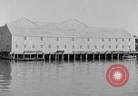 Standbild Rot Salmon Canning Company Bristol Bay Alaska USA, 1929, aus Sekunde 59 historischem Filmmaterial Videoclip 65675054637