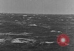 Immagine di Imbarcazione in emergenza Oceano atlantico, 1930, secondo 4 filmato di repertorio 65675054673