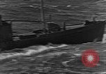 Immagine di Imbarcazione in emergenza Oceano atlantico, 1930, secondo 26 filmato di repertorio 65675054673