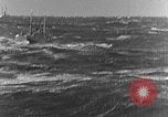 Immagine di Imbarcazione in emergenza Oceano atlantico, 1930, secondo 52 filmato di repertorio 65675054673