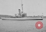 Immagine di Gli ufficiali a bordo di Guardacoste United States USA, 1930, secondo 8 filmato di repertorio 65675054675