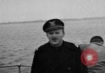 Immagine di Gli ufficiali a bordo di Guardacoste United States USA, 1930, secondo 12 filmato di repertorio 65675054675