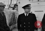 Immagine di Gli ufficiali a bordo di Guardacoste United States USA, 1930, secondo 20 filmato di repertorio 65675054675