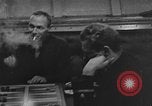 Immagine di Gli ufficiali a bordo di Guardacoste United States USA, 1930, secondo 29 filmato di repertorio 65675054675