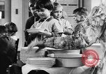 Standbild Zweiten Weltkrieg Vereinigtes Königreich, 1943, aus Sekunde 14 historischem Filmmaterial Videoclip 65675054687