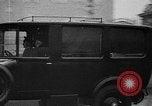 Immagine di Carrello a motore Londra Inghilterra Regno Unito, 1935, secondo 3 filmato di repertorio 65675054702