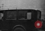 Immagine di Carrello a motore Londra Inghilterra Regno Unito, 1935, secondo 4 filmato di repertorio 65675054702