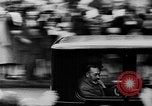 Immagine di Carrello a motore Londra Inghilterra Regno Unito, 1935, secondo 11 filmato di repertorio 65675054702