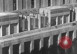 Standbild Boulder Dam oder Hoover Dam power transmission California United States USA, 1936, aus Sekunde 23 historischem Filmmaterial Videoclip 65675054726