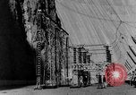Standbild Boulder Dam oder Hoover Dam power transmission California United States USA, 1936, aus Sekunde 52 historischem Filmmaterial Videoclip 65675054726