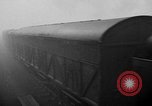 Image train sur voie ferrée Royaume-Uni, 1945, de la seconde 9 séquences d'archives historiques vidéo 65675054746