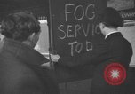 Image train sur voie ferrée Royaume-Uni, 1945, de la seconde 11 séquences d'archives historiques vidéo 65675054746