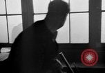 Image train sur voie ferrée Royaume-Uni, 1945, de la seconde 29 séquences d'archives historiques vidéo 65675054746
