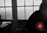 Image train sur voie ferrée Royaume-Uni, 1945, de la seconde 34 séquences d'archives historiques vidéo 65675054746