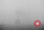 Image train sur voie ferrée Royaume-Uni, 1945, de la seconde 37 séquences d'archives historiques vidéo 65675054746