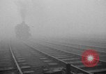 Image train sur voie ferrée Royaume-Uni, 1945, de la seconde 38 séquences d'archives historiques vidéo 65675054746