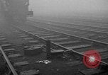 Image train sur voie ferrée Royaume-Uni, 1945, de la seconde 41 séquences d'archives historiques vidéo 65675054746