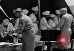 Immagine di Il senatore James M Mead Il Nord Africa, 1943, secondo 13 filmato di repertorio 65675054764
