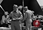 Immagine di Il senatore James M Mead Il Nord Africa, 1943, secondo 21 filmato di repertorio 65675054764