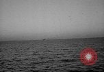 Immagine di Sbarco Nave cisterna Mare Mediterraneo, 1943, secondo 8 filmato di repertorio 65675054776