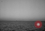Immagine di Sbarco Nave cisterna Mare Mediterraneo, 1943, secondo 11 filmato di repertorio 65675054776