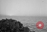 Immagine di Sbarco Nave cisterna Mare Mediterraneo, 1943, secondo 31 filmato di repertorio 65675054776