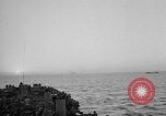 Immagine di Sbarco Nave cisterna Mare Mediterraneo, 1943, secondo 32 filmato di repertorio 65675054776