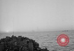 Immagine di Sbarco Nave cisterna Mare Mediterraneo, 1943, secondo 39 filmato di repertorio 65675054776