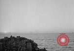 Immagine di Sbarco Nave cisterna Mare Mediterraneo, 1943, secondo 40 filmato di repertorio 65675054776