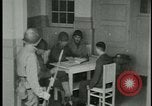 Standbild Konzentrationslager Deutschland, 1945, aus Sekunde 3 historischem Filmmaterial Videoclip 65675054783