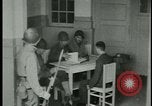 Standbild Konzentrationslager Deutschland, 1945, aus Sekunde 4 historischem Filmmaterial Videoclip 65675054783